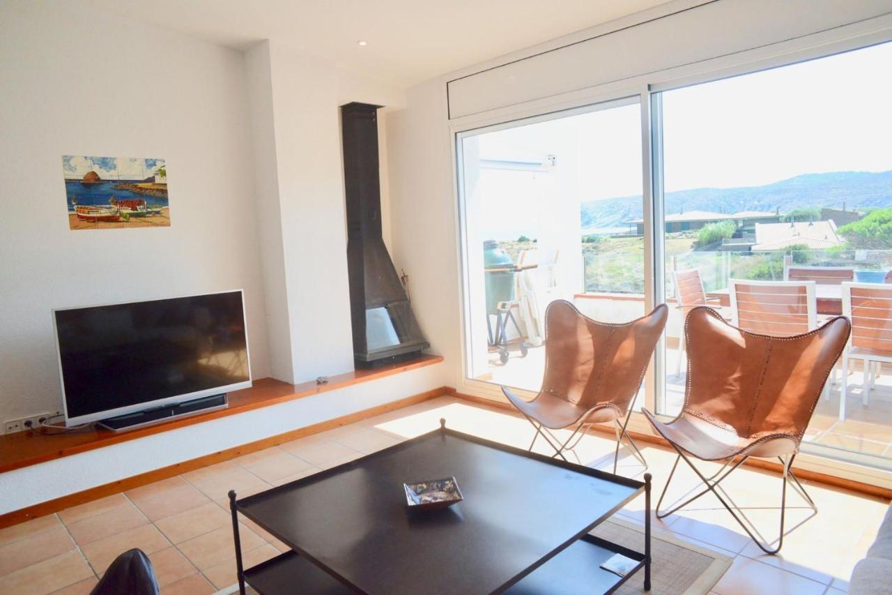 Beachfront Duplex With Terrace And Sea Views - カダケス エクステリア 写真