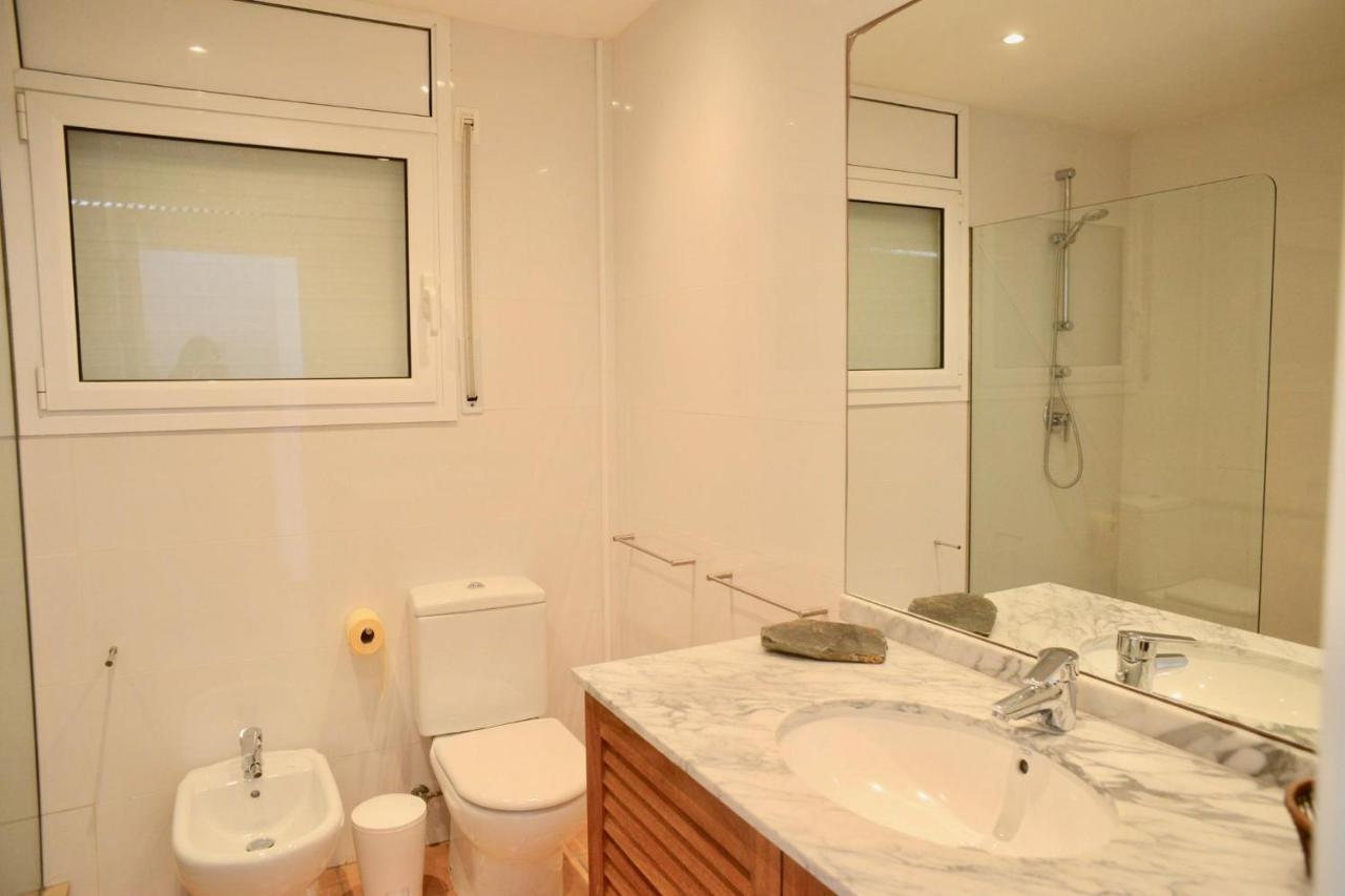 Beachfront Duplex With Terrace And Sea Views - カダケス エクステリア 写真