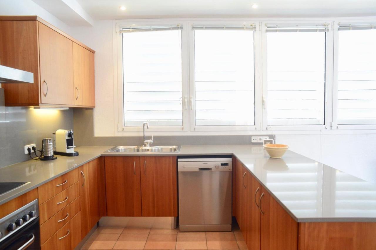 Beachfront Duplex With Terrace And Sea Views - カダケス エクステリア 写真