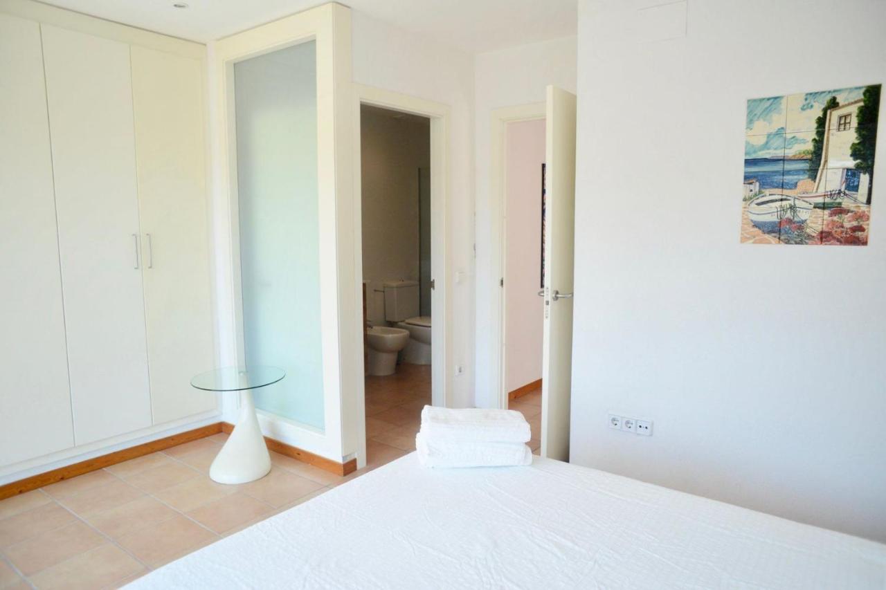 Beachfront Duplex With Terrace And Sea Views - カダケス エクステリア 写真