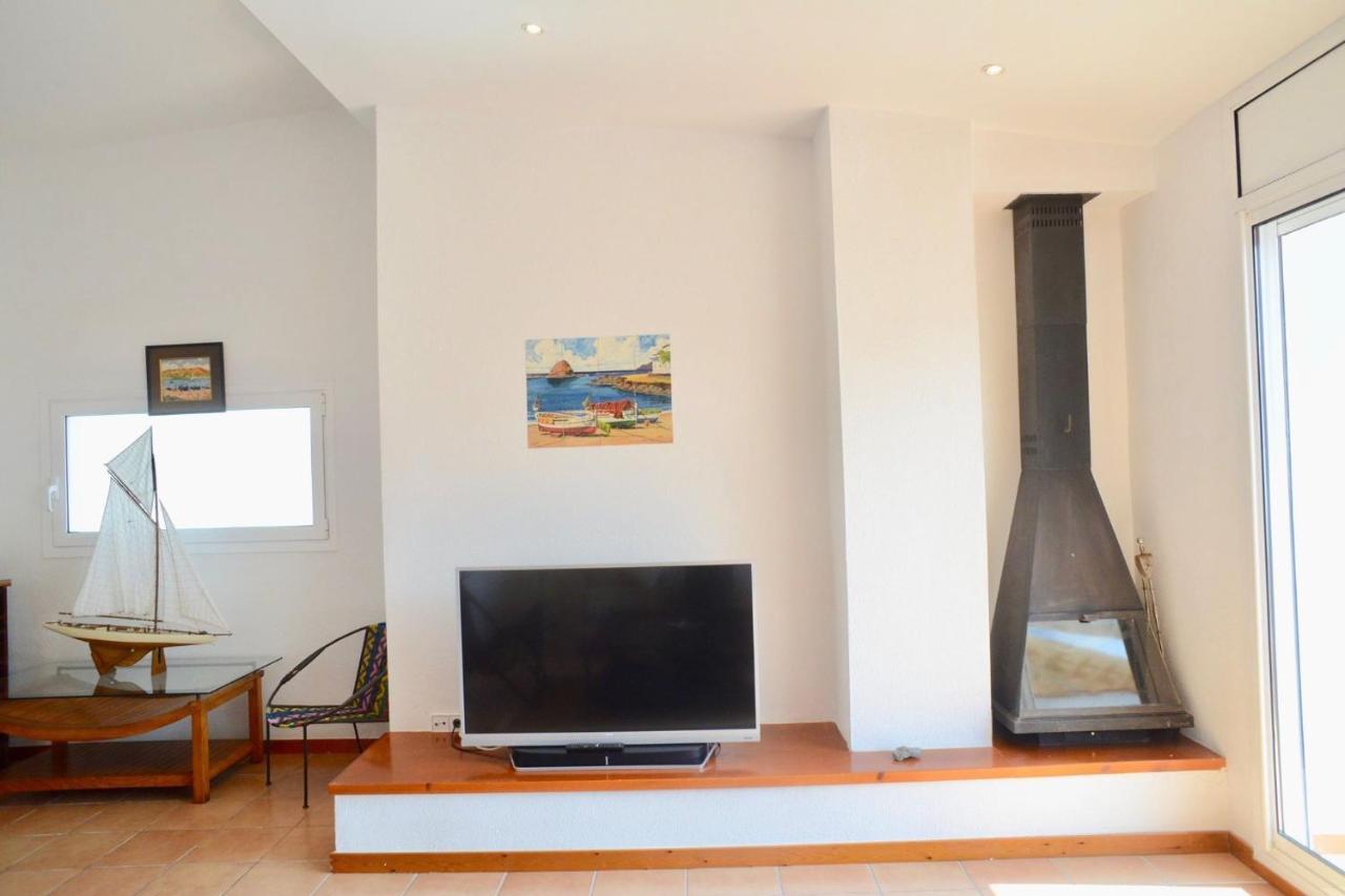 Beachfront Duplex With Terrace And Sea Views - カダケス エクステリア 写真