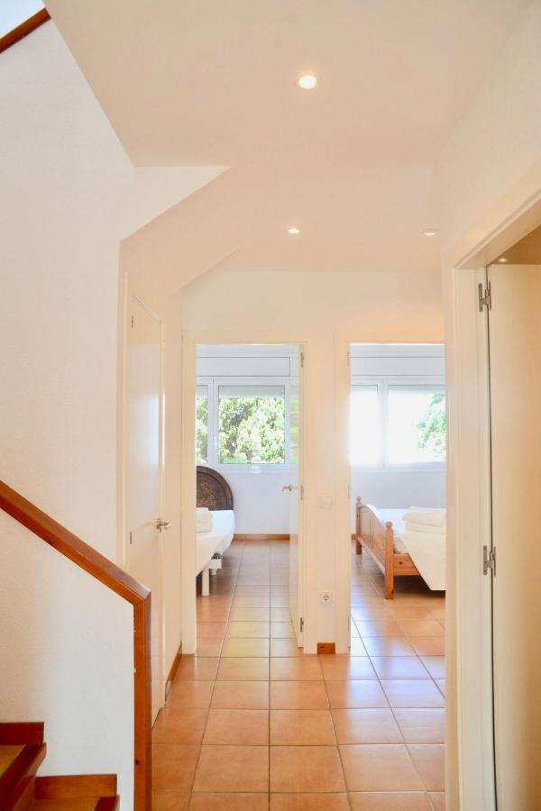 Beachfront Duplex With Terrace And Sea Views - カダケス エクステリア 写真