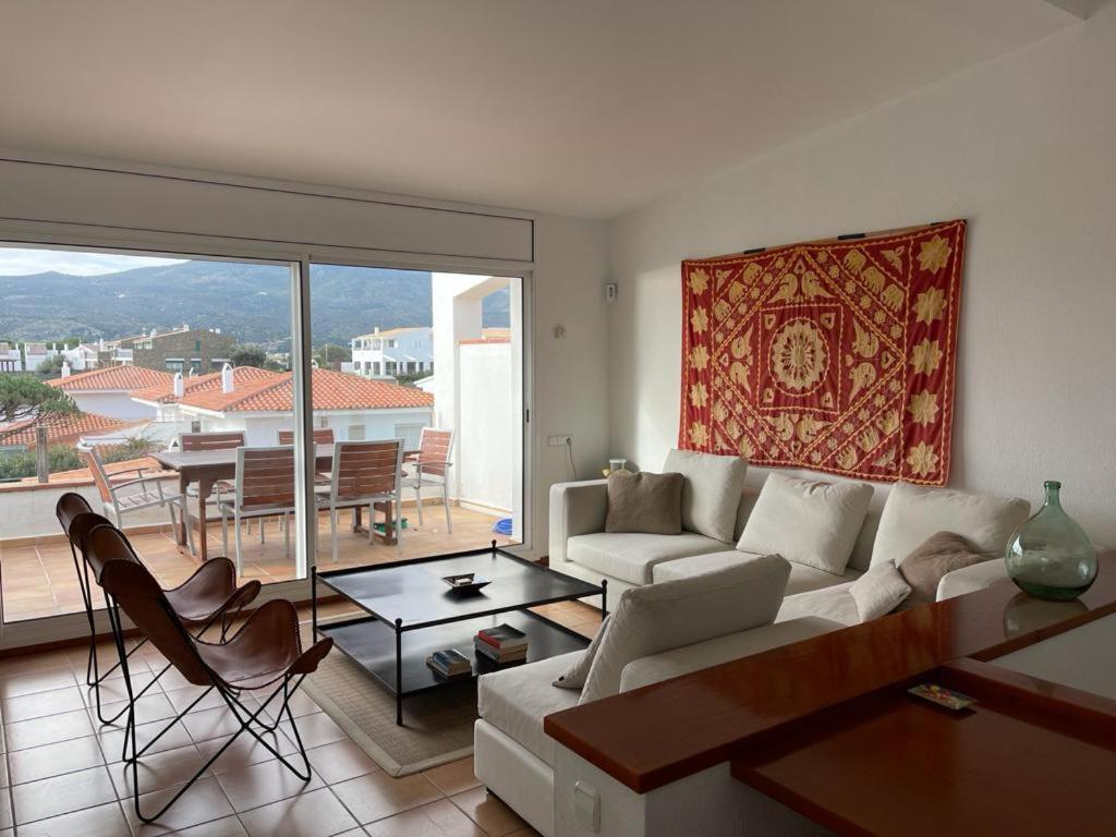 Beachfront Duplex With Terrace And Sea Views - カダケス エクステリア 写真